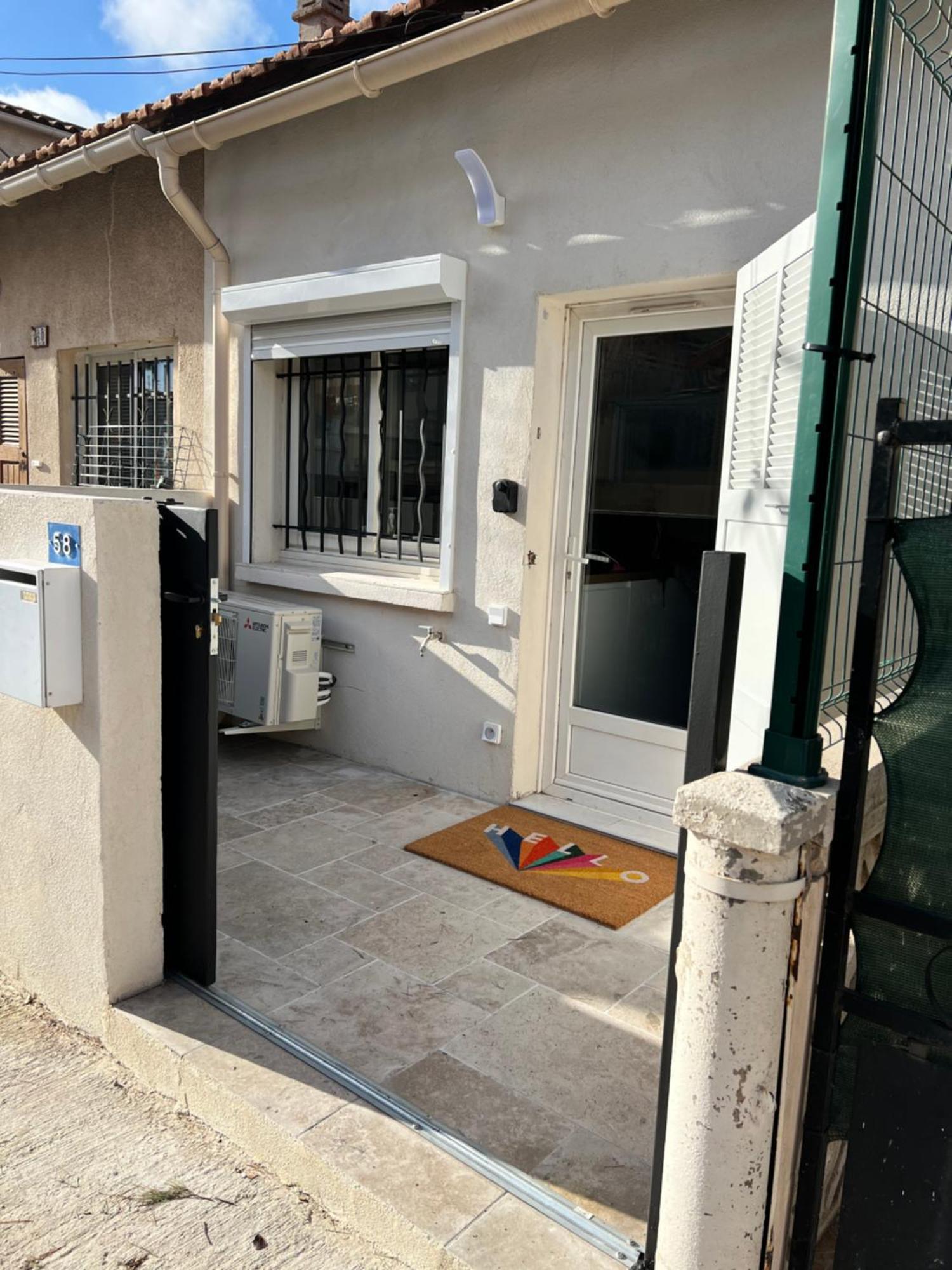 Coquette Maison A 500 M De La Plage Du Verdon A La Couronne Мартиг Экстерьер фото